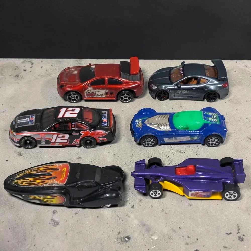 Hot Wheels expand your